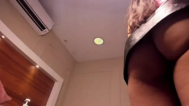 AriadnaHarper online show from April 1, 1:41 pm