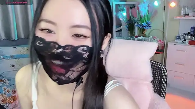 Snapshot of MI_KA22 chatting on March 13, 8:48 am MI KA22 online show from March 13, 8:48 am