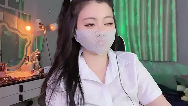 Snapshot of MI_KA22 chatting on September 14, 6:23 am MI KA22 online show from September 14, 6:23 am