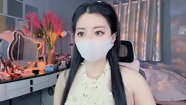 Snapshot of MI_KA22 chatting on November 5, 6:46 am MI KA22 online show from November 5, 6:46 am