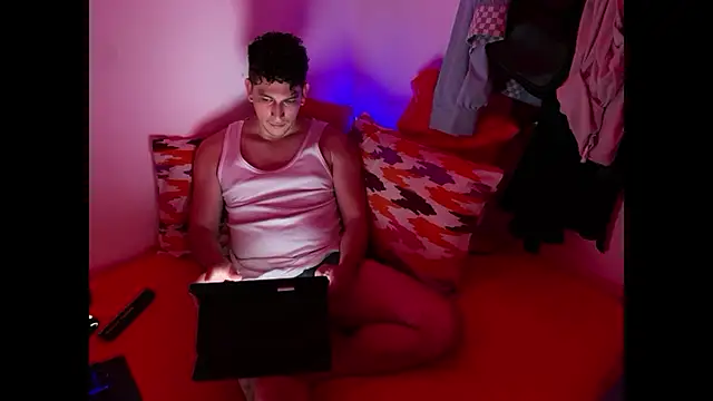 Snapshot of chicoinhibido chatting on March 14, 11:11 pm chicoinhibido online show from March 14, 11:11 pm