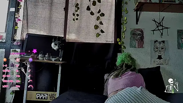 Snapshot of 420mussa chatting on October 2, 6:59 pm 420mussa online show from October 2, 6:59 pm