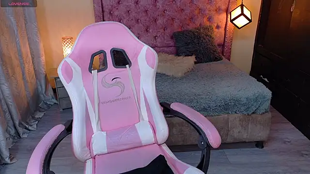 Snapshot of sweet__thang chatting on October 23, 4:34 am sweet thang online show from October 23, 4:34 am