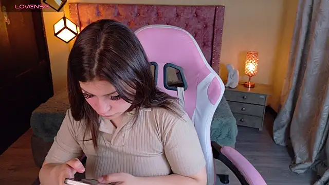 Snapshot of sweet__thang chatting on October 29, 3:42 am sweet thang online show from October 29, 3:42 am