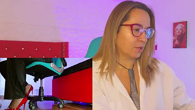 weet Evans    online show from October 19, 3:07 am