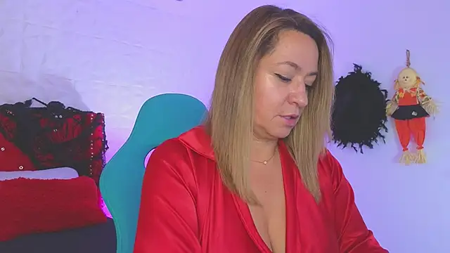 weet Evans    online show from November 1, 2:57 am