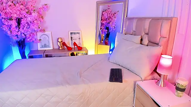 Snapshot of naia_xo chatting on November 11, 9:04 pm naia xo online show from November 11, 9:04 pm