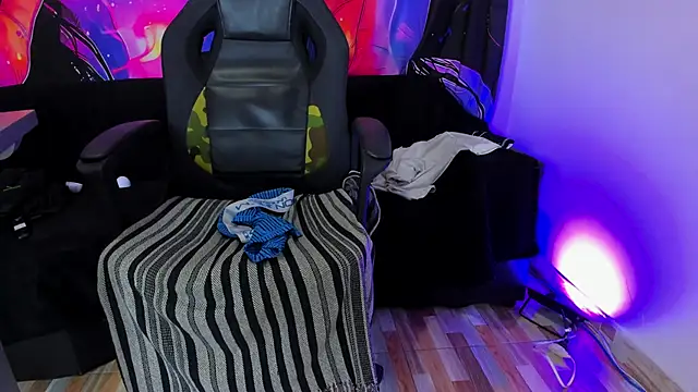 Snapshot of MAXXY_CUTE chatting on March 12, 1:58 am MAXXY CUTE online show from March 12, 1:58 am