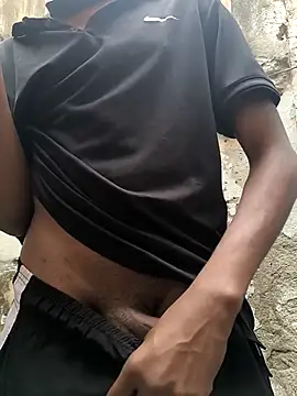 Snapshot of 2BigBlacxxx chatting on November 15, 11:18 am 2BigBlacxxx online show from November 15, 11:18 am