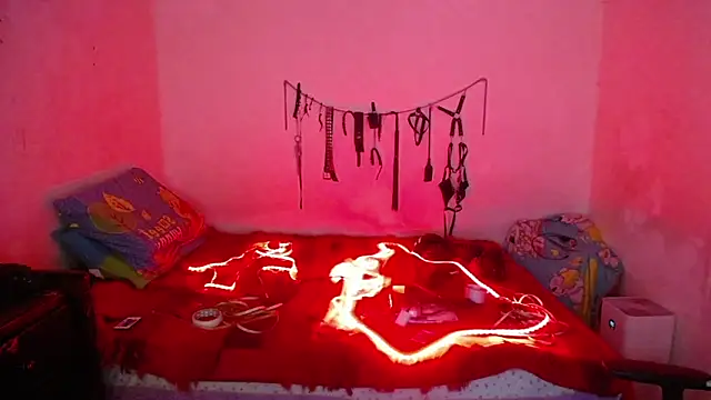 freyaa sorcerees online show from March 17, 5:45 am