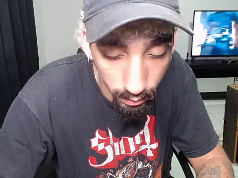 Snapshot of MrPickles696 chatting on March 22, 4:24 am MrPickles696 online show from March 22, 4:24 am