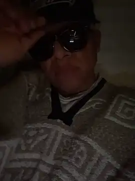 flores6cachondo9 online show from December 3, 1:31 pm