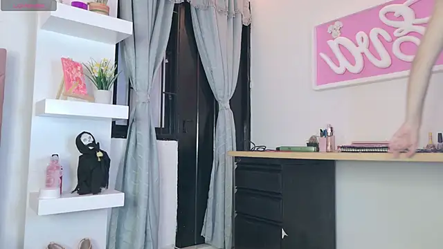 Snapshot of eva_sin18 chatting on November 20, 11:15 pm eva sin18 online show from November 20, 11:15 pm