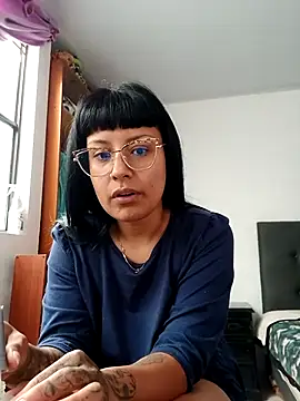 DaniPoison online show from March 9, 1:15 pm