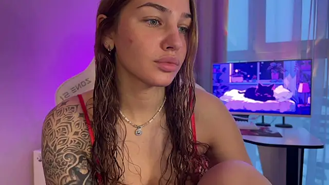 Snapshot of Anna_Six chatting on November 23, 2:22 am Anna Six online show from November 23, 2:22 am