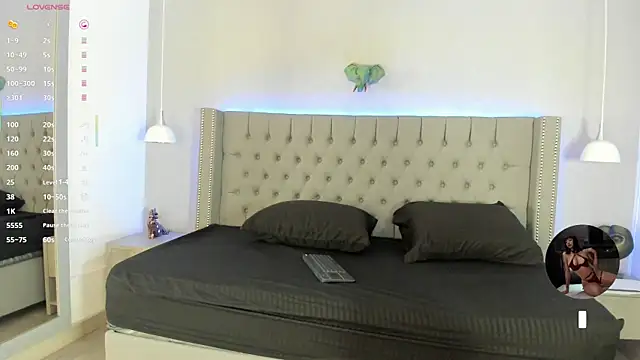 Snapshot of Emiliana_Rios chatting on September 22, 12:45 am Emiliana Rios online show from September 22, 12:45 am