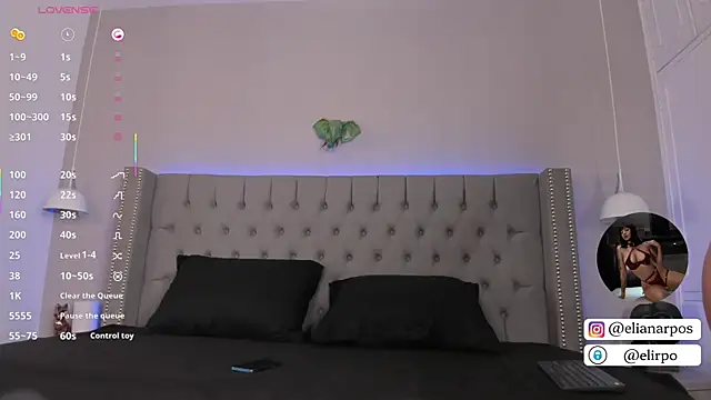 Snapshot of Emiliana_Rios chatting on October 2, 3:35 am Emiliana Rios online show from October 2, 3:35 am