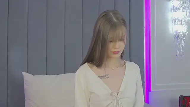 BellaSecrett online show from March 18, 6:15 pm