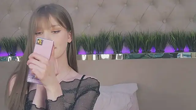 BellaSecrett online show from March 20, 6:31 pm