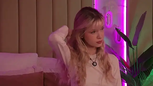 BellaSecrett online show from November 26, 3:51 am