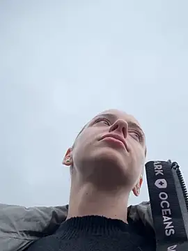 Snapshot of AlexisWhit chatting on November 11, 8:58 am AlexisWhit online show from November 11, 8:58 am