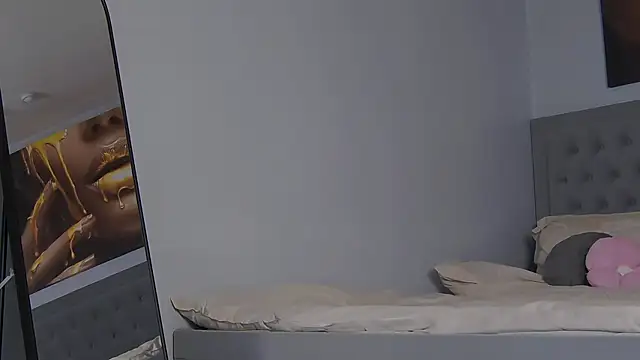 Snapshot of AlexisWhit chatting on November 25, 7:41 am AlexisWhit online show from November 25, 7:41 am