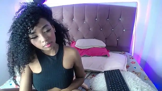 Snapshot of charlotte_walker1 chatting on March 17, 4:51 am charlotte walker1 online show from March 17, 4:51 am