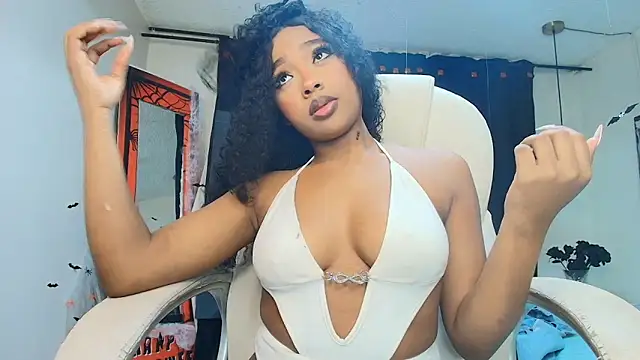 Snapshot of charlotte_walker1 chatting on October 27, 5:44 am charlotte walker1 online show from October 27, 5:44 am