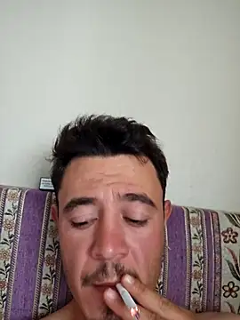 Snapshot of Thunderbolt121 chatting on November 11, 11:10 am Thunderbolt121 online show from November 11, 11:10 am