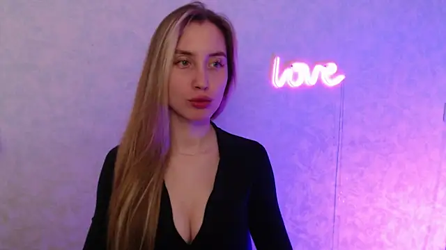 MiaMoore333 online show from March 18, 10:36 am