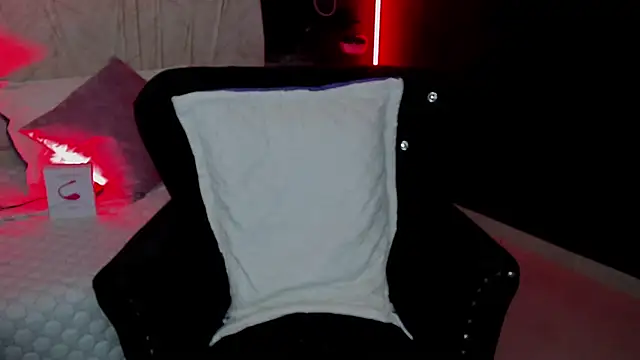 Snapshot of Lilith_Thompson chatting on March 13, 3:39 pm Lilith Thompson online show from March 13, 3:39 pm