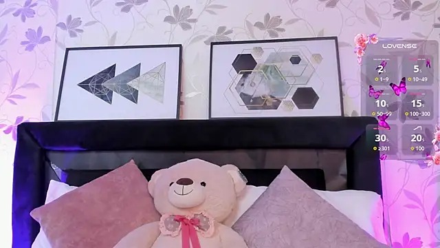 Snapshot of Lilith_Thompson chatting on September 21, 9:16 pm Lilith Thompson online show from September 21, 9:16 pm