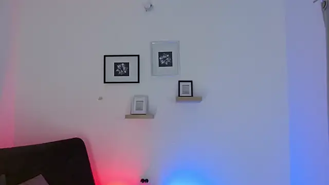 Snapshot of julian_vogue chatting on March 13, 6:45 pm julian vogue online show from March 13, 6:45 pm