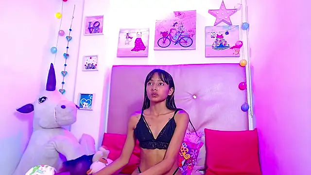 Snapshot of lili_roussi chatting on March 14, 9:57 am lili roussi online show from March 14, 9:57 am