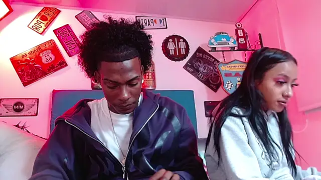 Snapshot of lili_roussi chatting on October 2, 2:29 am lili roussi online show from October 2, 2:29 am