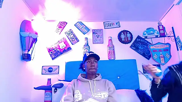 Snapshot of lili_roussi chatting on October 10, 10:53 pm lili roussi online show from October 10, 10:53 pm