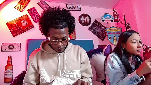 Snapshot of lili_roussi chatting on October 16, 1:06 am lili roussi online show from October 16, 1:06 am