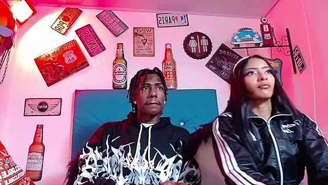 Snapshot of lili_roussi chatting on October 30, 1:18 am lili roussi online show from October 30, 1:18 am