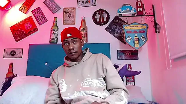 Snapshot of lili_roussi chatting on November 21, 12:43 am lili roussi online show from November 21, 12:43 am