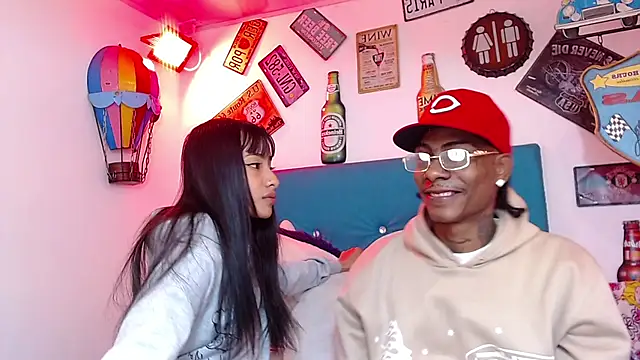 Snapshot of lili_roussi chatting on November 26, 12:33 am lili roussi online show from November 26, 12:33 am