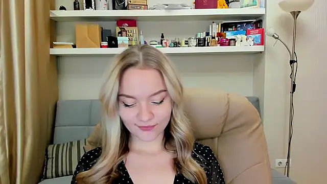 Snapshot of Kara_Smith_ chatting on December 1, 9:26 pm Kara Smith online show from December 1, 9:26 pm