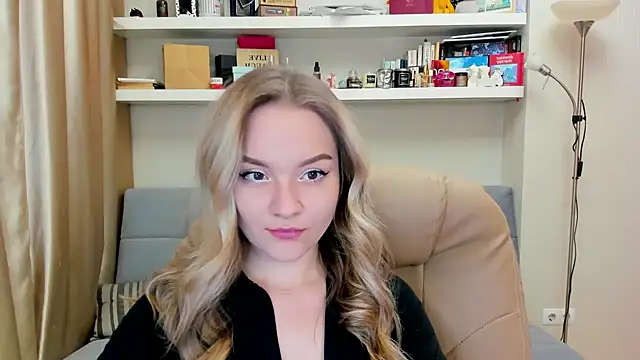 Snapshot of Kara_Smith_ chatting on December 30, 12:00 am Kara Smith online show from December 30, 12:00 am