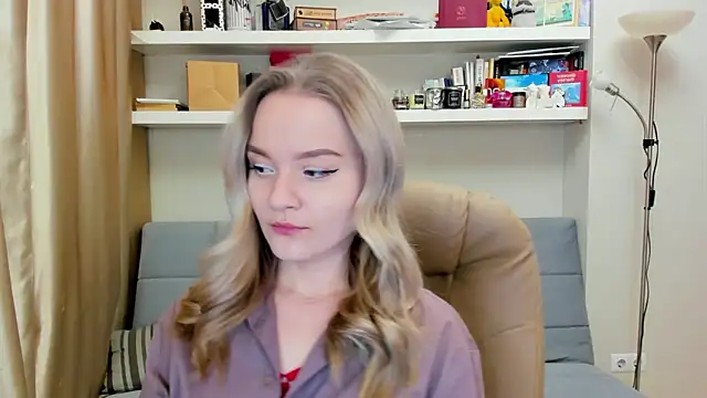 Snapshot of Kara_Smith_ chatting on January 6, 11:20 pm Kara Smith online show from January 6, 11:20 pm