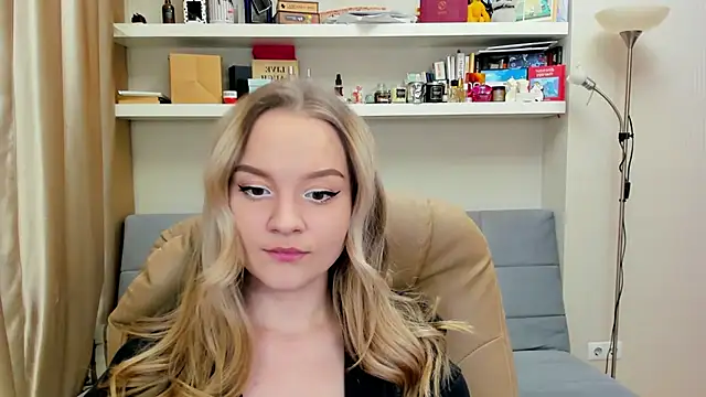 Snapshot of Kara_Smith_ chatting on January 10, 12:27 am Kara Smith online show from January 10, 12:27 am