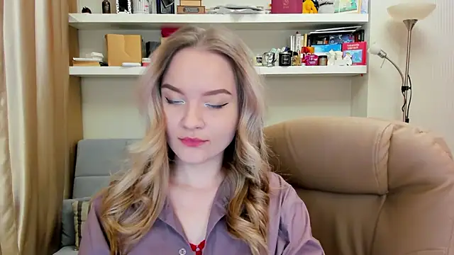 Snapshot of Kara_Smith_ chatting on February 4, 10:45 pm Kara Smith online show from February 4, 10:45 pm