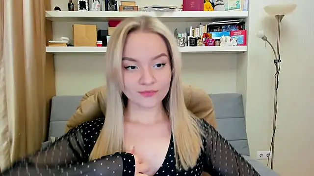 Snapshot of Kara_Smith_ chatting on February 28, 11:56 pm Kara Smith online show from February 28, 11:56 pm