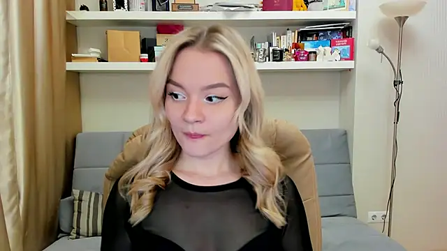 Snapshot of Kara_Smith_ chatting on March 2, 10:16 pm Kara Smith online show from March 2, 10:16 pm