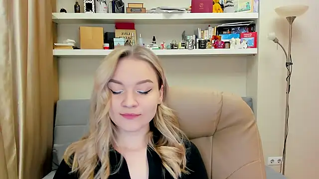 Snapshot of Kara_Smith_ chatting on March 7, 12:26 am Kara Smith online show from March 7, 12:26 am