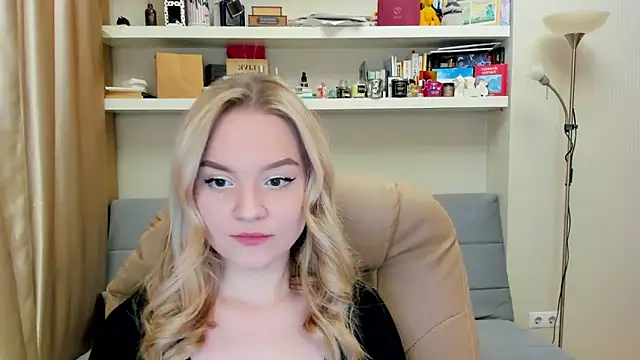 Snapshot of Kara_Smith_ chatting on March 7, 9:38 pm Kara Smith online show from March 7, 9:38 pm