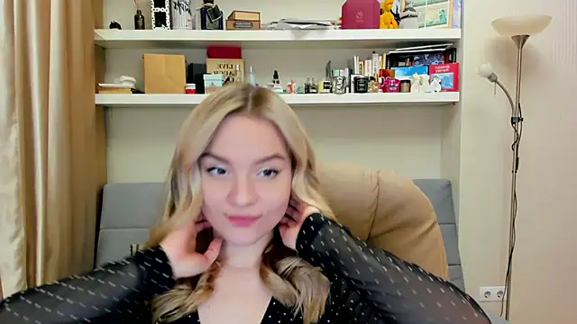 Snapshot of Kara_Smith_ chatting on March 8, 11:49 pm Kara Smith online show from March 8, 11:49 pm